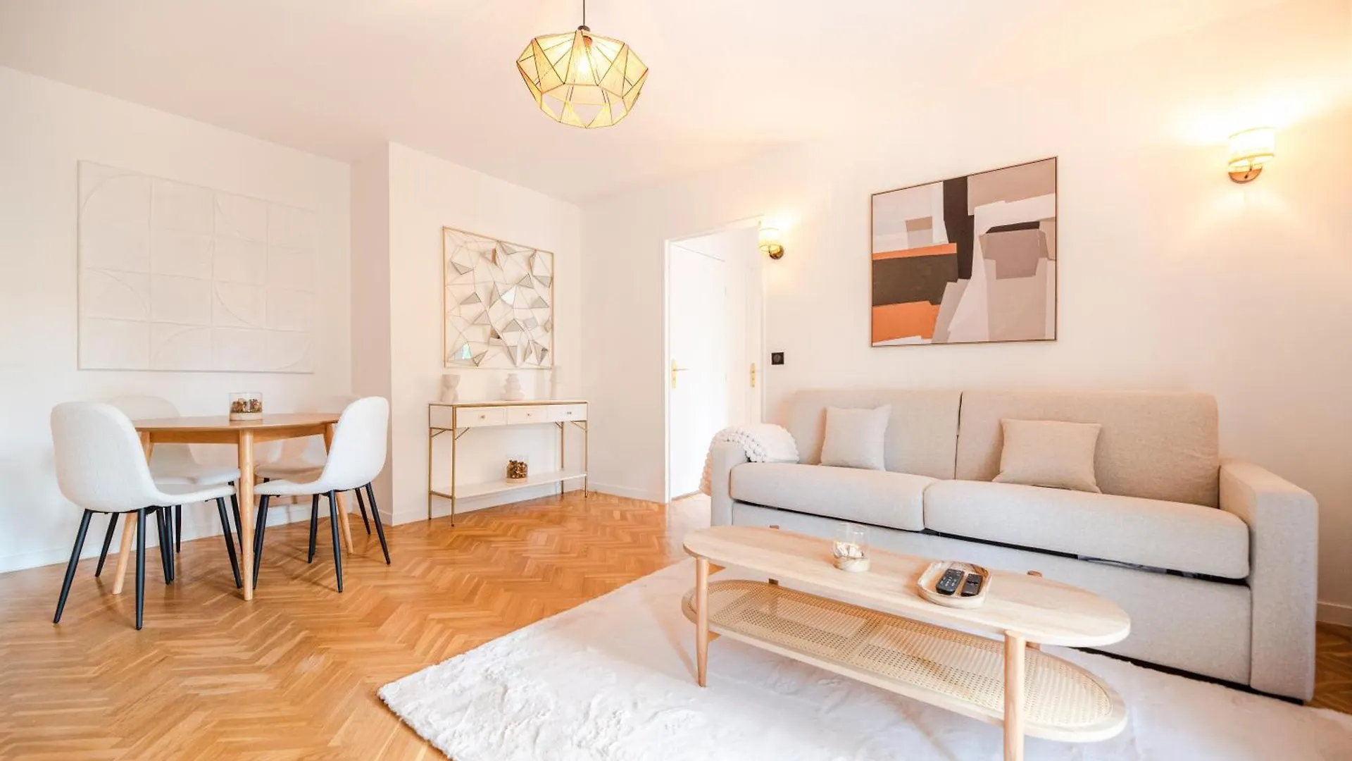 Cia - Flat With Balcony In East Paris, Buttes Chaumont Apartment France