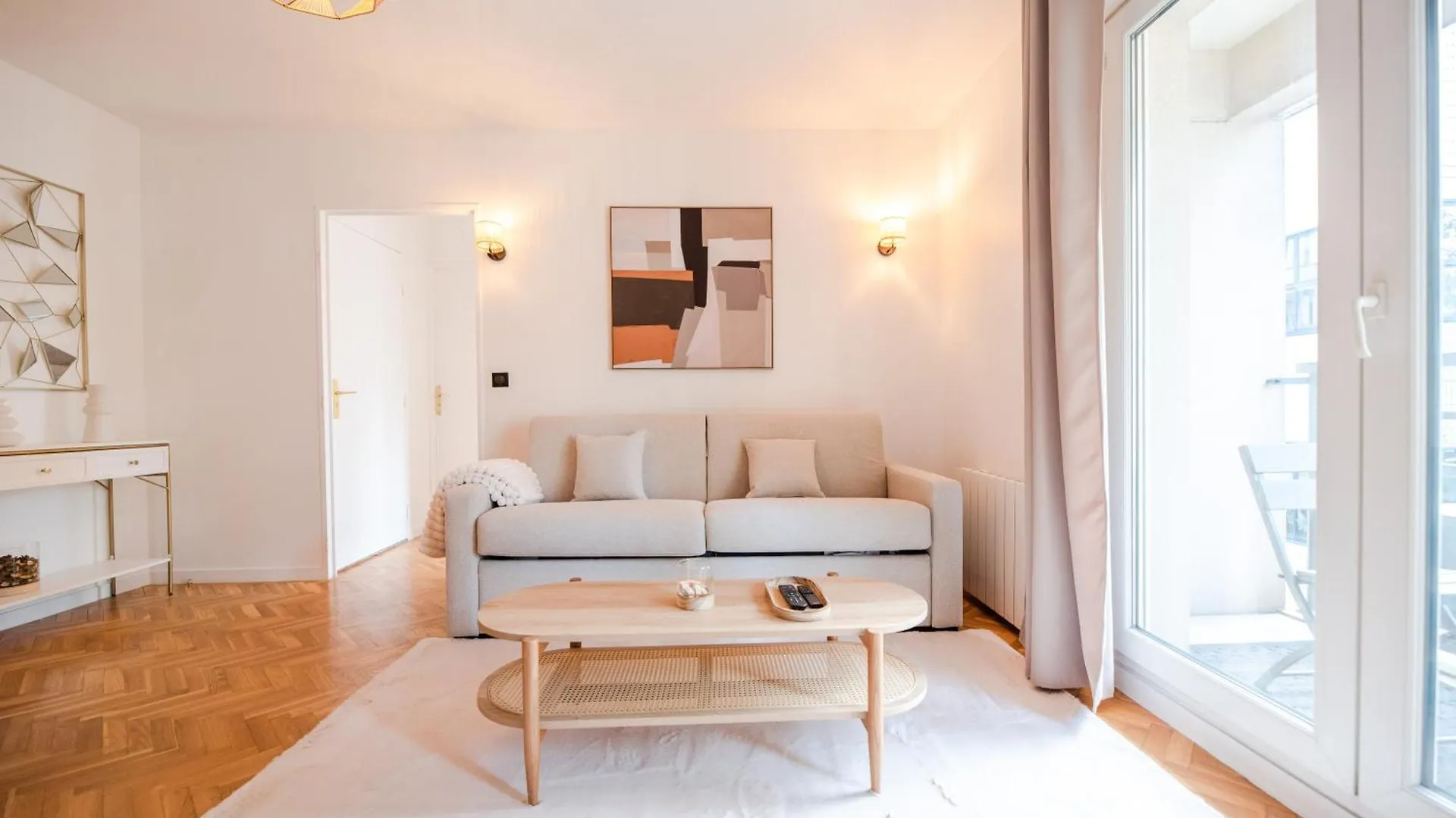 Cia - Flat With Balcony In East Paris, Buttes Chaumont Apartment France