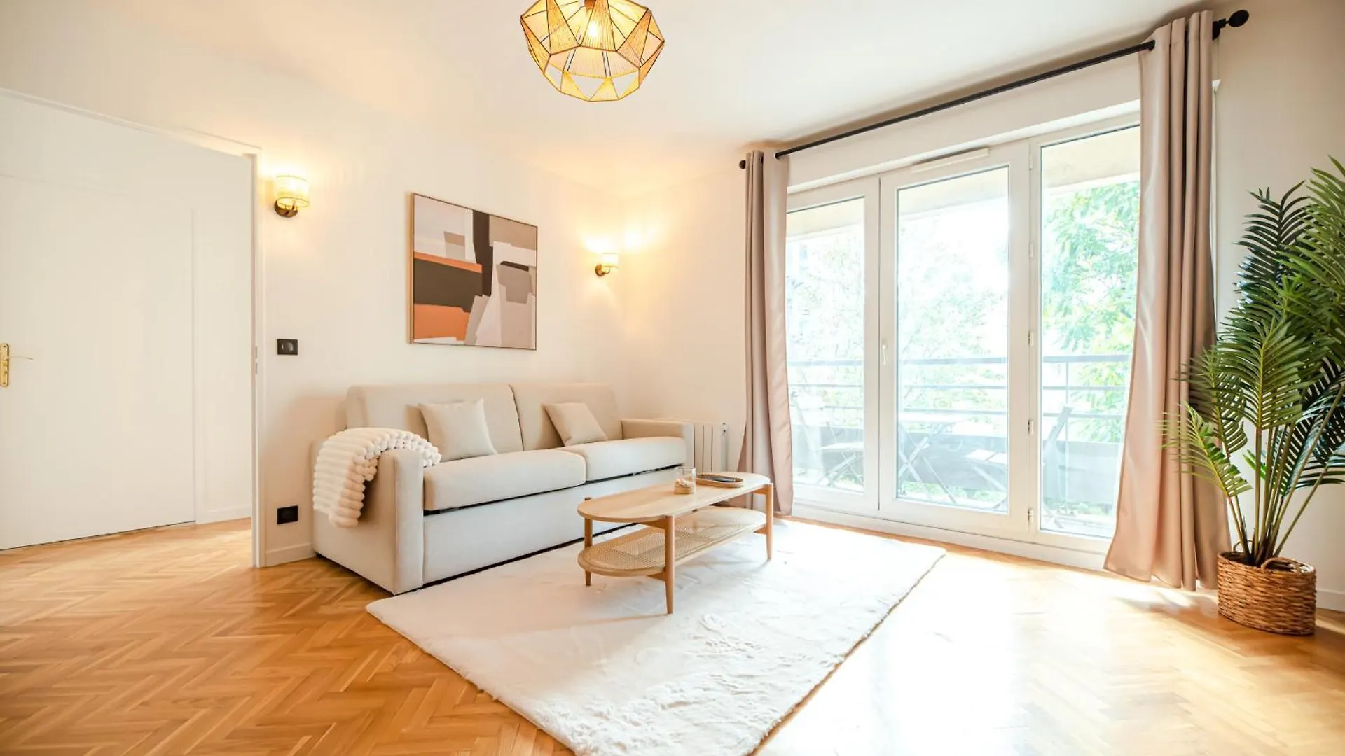 Cia - Flat With Balcony In East Paris, Buttes Chaumont Apartment
